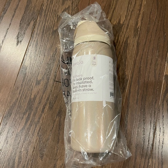 Owala- Holiday Magic 32 oz - Picture 5 of 9